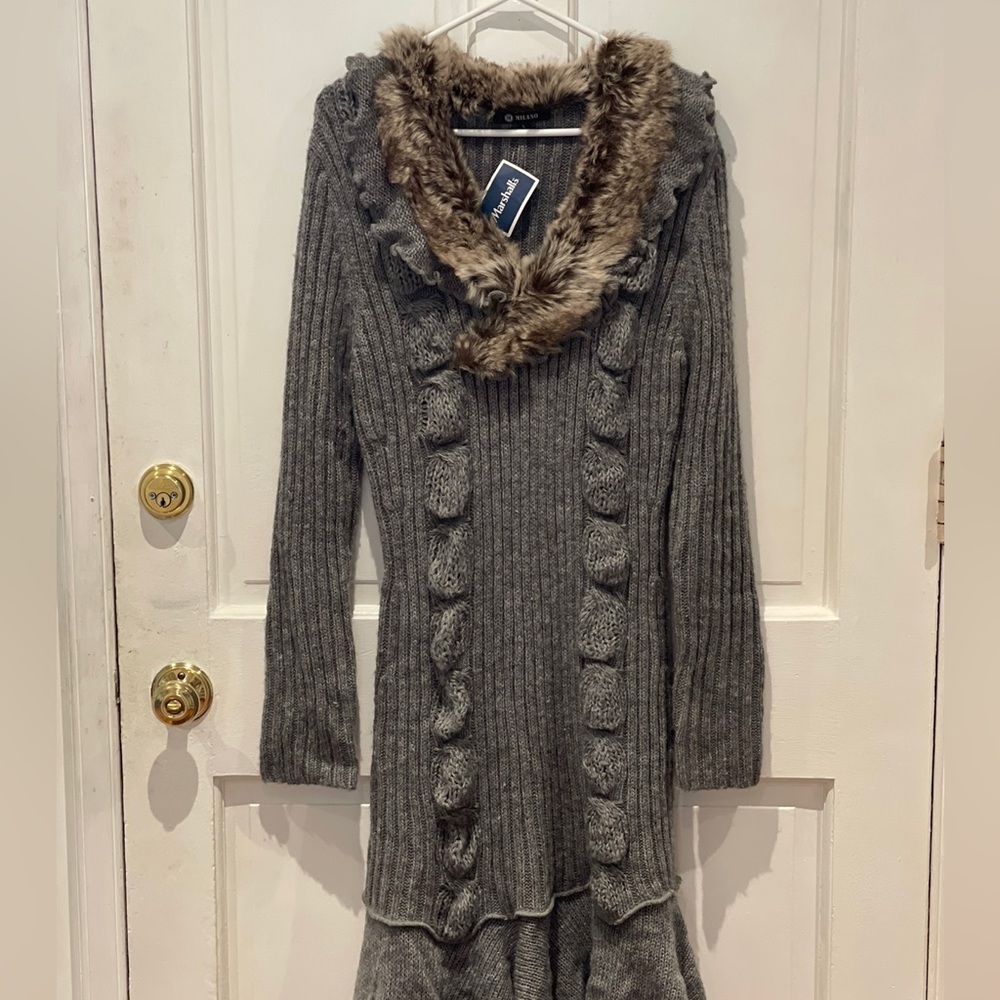 NWT Milano midi knit long sleeve gray dress. Fake fur trim. SZ L
